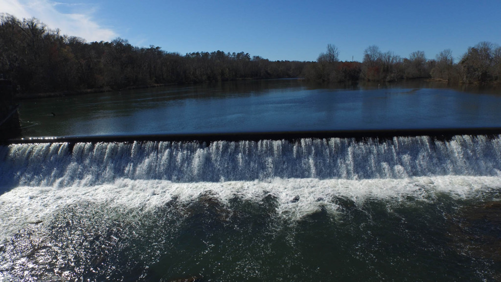 Close view of flow over the weir