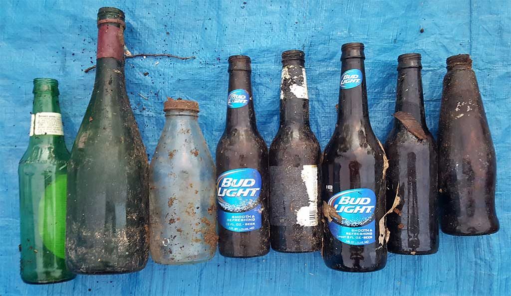 Beer bottles, Augusta, Georgia, Kings Chapel, Litter